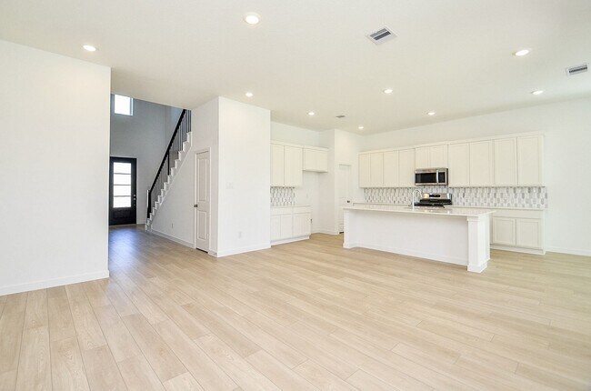 Building Photo - 2708 Pne Blf Dr