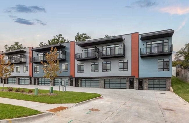 Building Photo - Fully Furnished Modern 3BR Retreat | Penthouse + Skyline Views