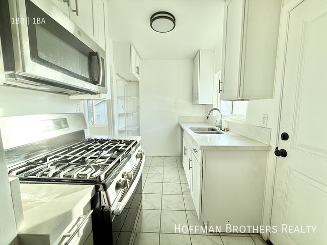 Building Photo - 2632 1/2 Arvia St