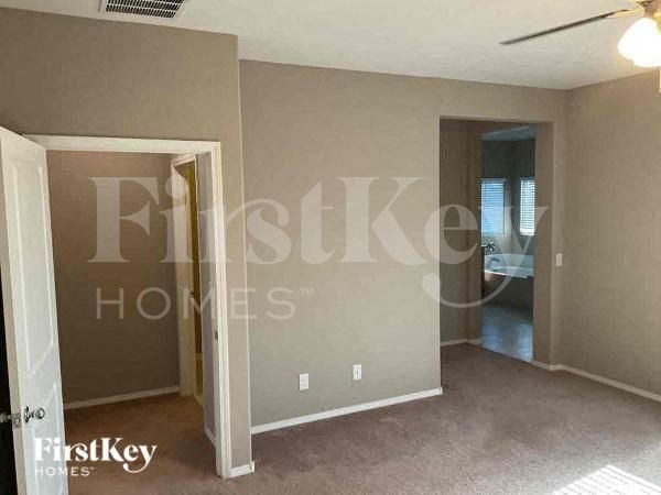 Building Photo - 5858 Amber Mesa St