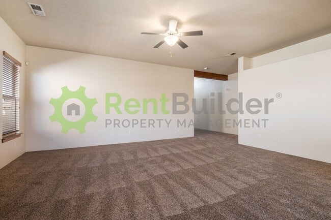 Building Photo - Model Perfect Living in Beautiful Loma Pinon