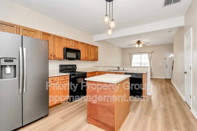 Building Photo - 3055 Golden Dale Ln