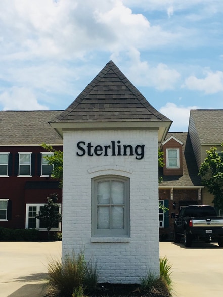 Building Photo - 216 Lenox Bridge