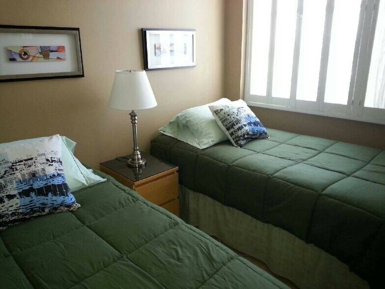 Building Photo - 11930 N Bayshore Dr