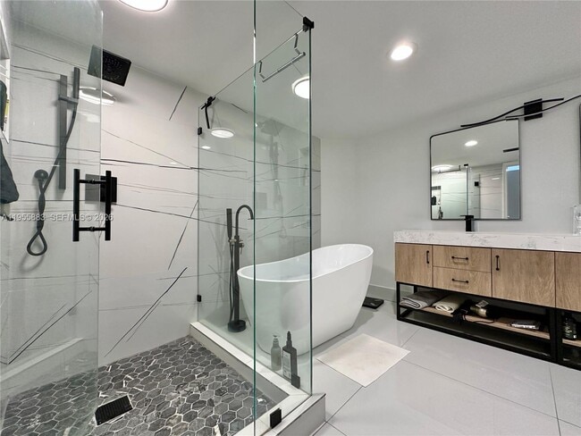 Building Photo - 3640 Yacht Club Dr