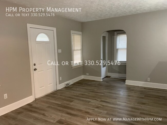 Building Photo - 816 Cody Ct NW