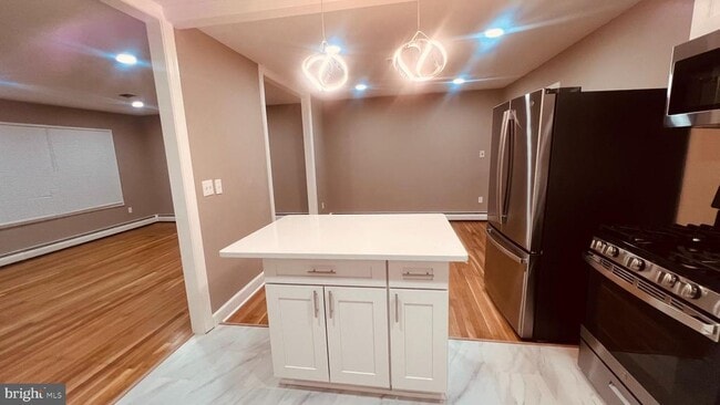 Building Photo - 14303 Chesterfield Dr