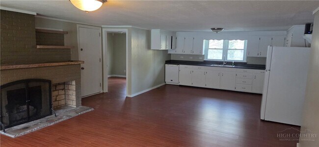 Building Photo - 536 Nc Hwy 105 Byp