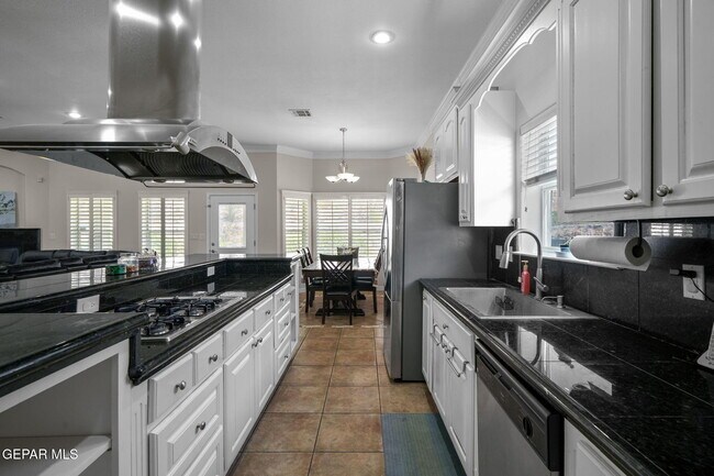 Building Photo - 6400 Franklin Crest Drive