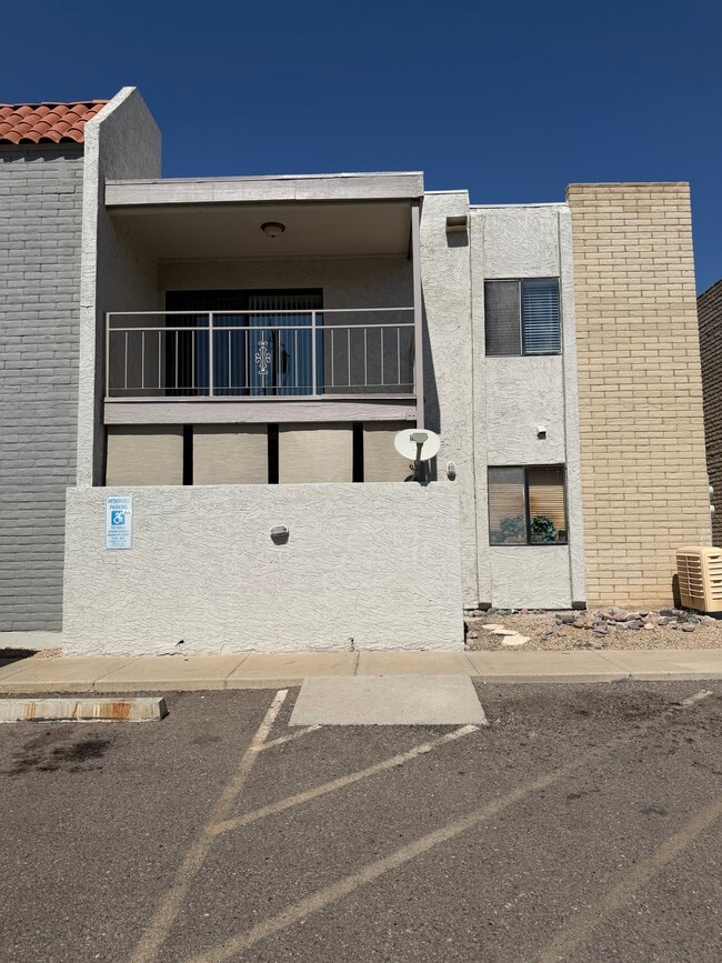 Building Photo - 16635 N Cave Creek Rd