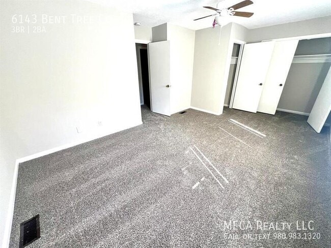 Building Photo - 6143 Bent Tree Ct