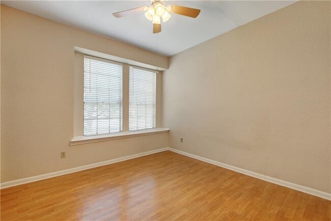 Building Photo - 1713 Woodwind Ln