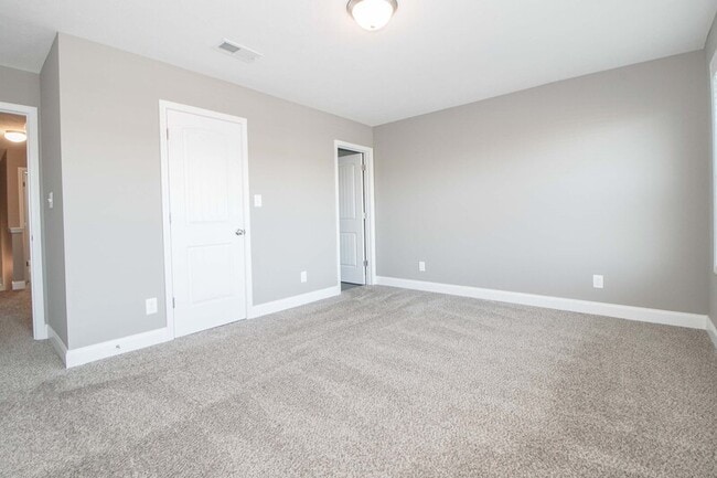 Building Photo - 325 Landrum Pl