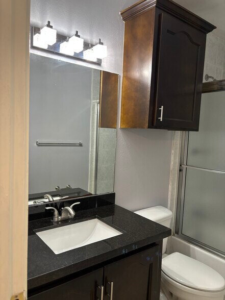 Building Photo - 1406 Acme Ln