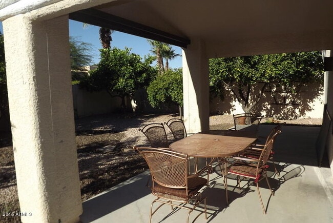 Building Photo - 14462 N Sherwood Dr