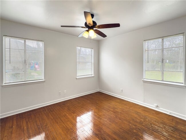 Building Photo - 507 Dogwood St