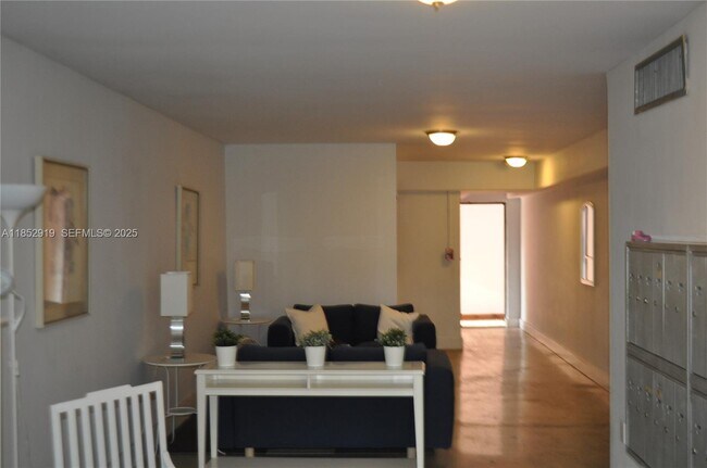 Building Photo - 251 Galen Dr