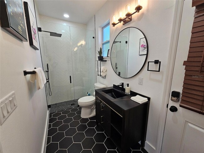 Building Photo - 2075 Jewell Ave