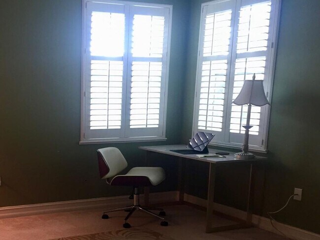 Building Photo - Rialto