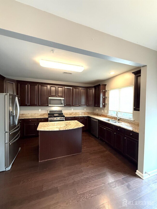 Building Photo - 1305 Hudson Cir