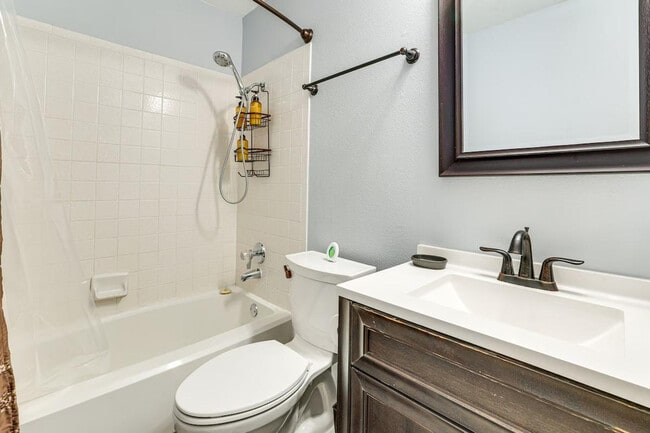 Building Photo - 1122 Gruene Rd