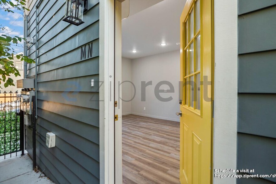 Building Photo - 3216 California St