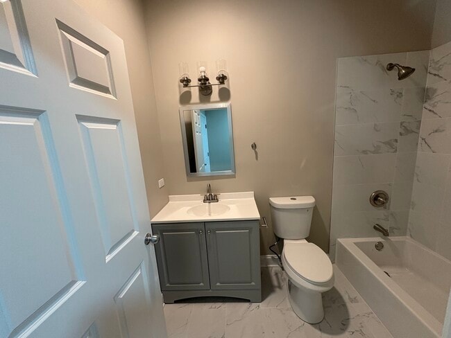 Building Photo - 4143 S Wabash Ave