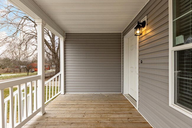 Building Photo - 395 Elder St