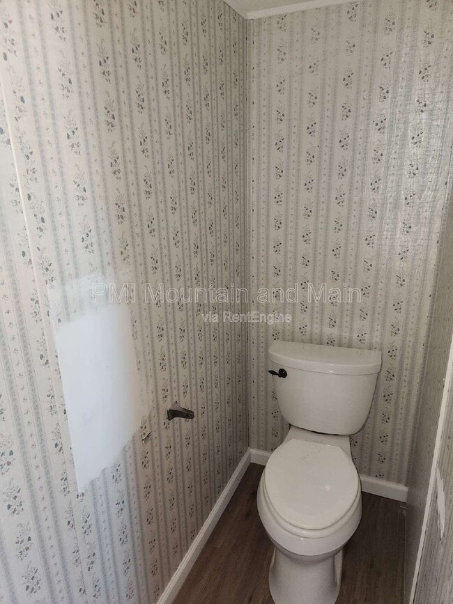 Building Photo - 15 Sarah Hill