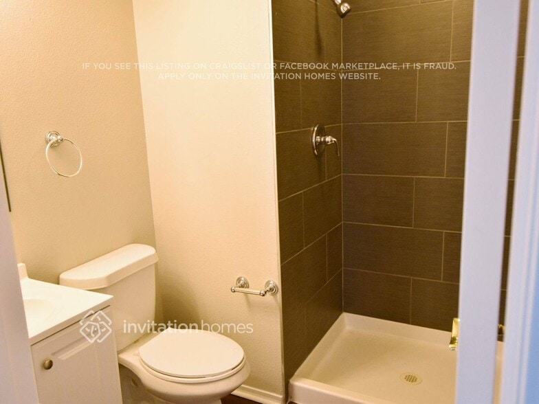 Building Photo - 12181 Newport Dr