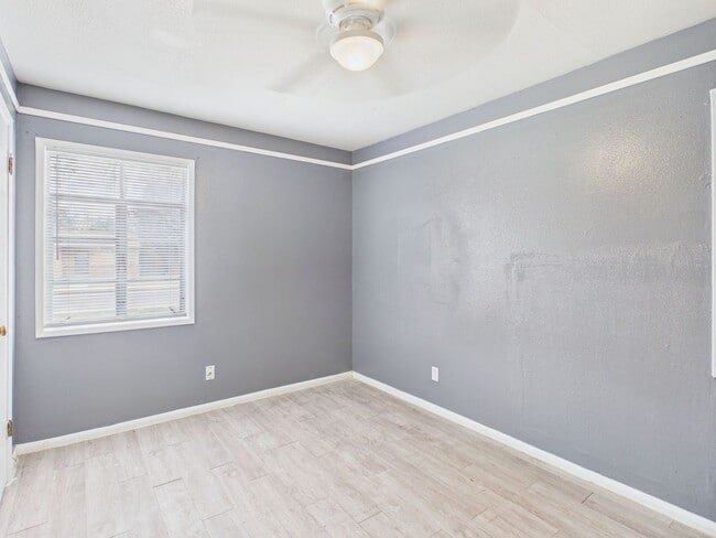 Building Photo - 2711 Duncan Dr
