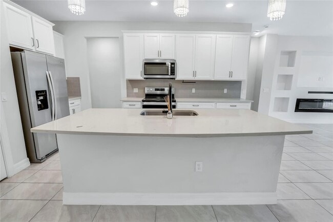 Building Photo - 4828 Chantilly Rd