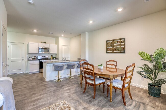 Building Photo - Furnished Henderson 3BR w/ Community Pool & fitness center