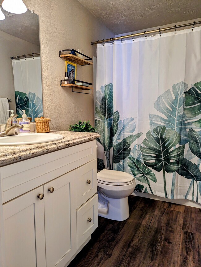 Building Photo - 3012 N Hogan St