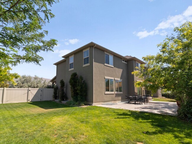 Building Photo - Beautiful Bluffdale home for rent!