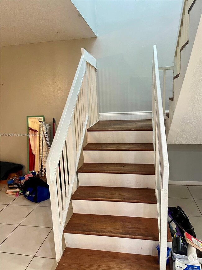 Building Photo - 6695 Racquet Club Dr