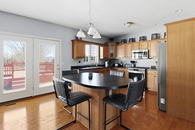 Building Photo - 2950 E Stone Creek Blvd