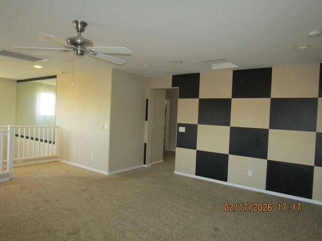 Building Photo - 4 Bedroom home gated community