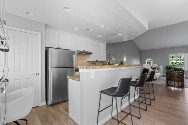 Building Photo - $3,350.00 - 2 Bedroom, 2.5 Bathroom Condo ...