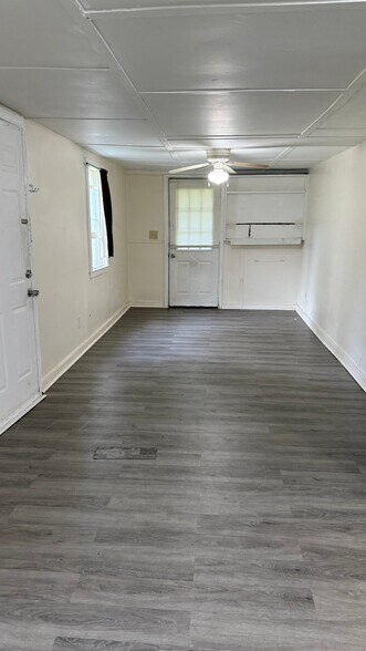 Building Photo - 1613 Easterling Dr