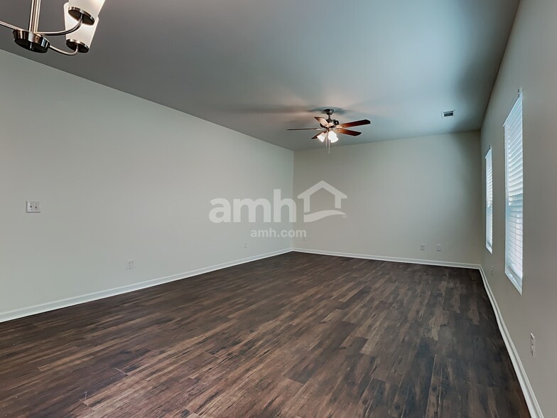 Building Photo - 409 Scotland Dr