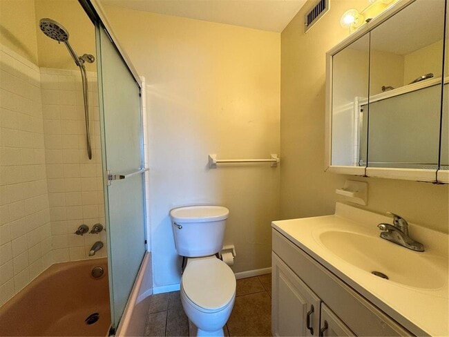 Building Photo - 250 Rosery Rd NW #206