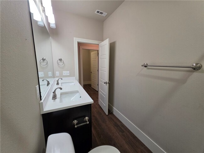 Building Photo - 616 Mill Pond Wy