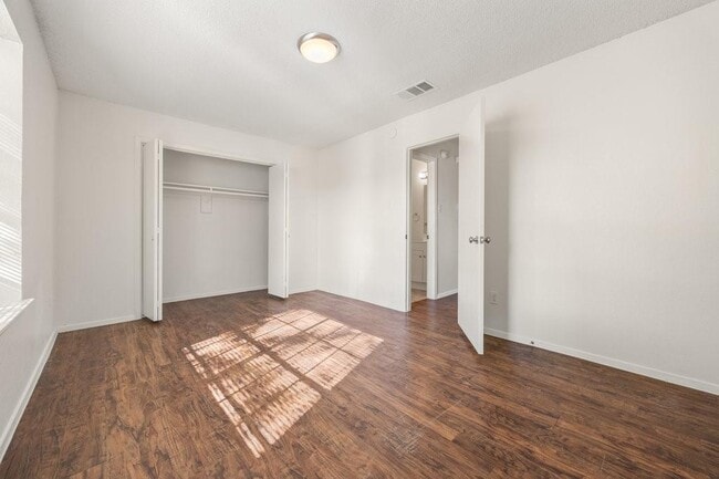 Building Photo - 8204 West Gate Blvd