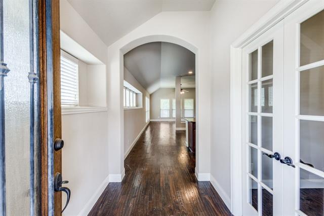 Building Photo - 1722 Sherwood Dr