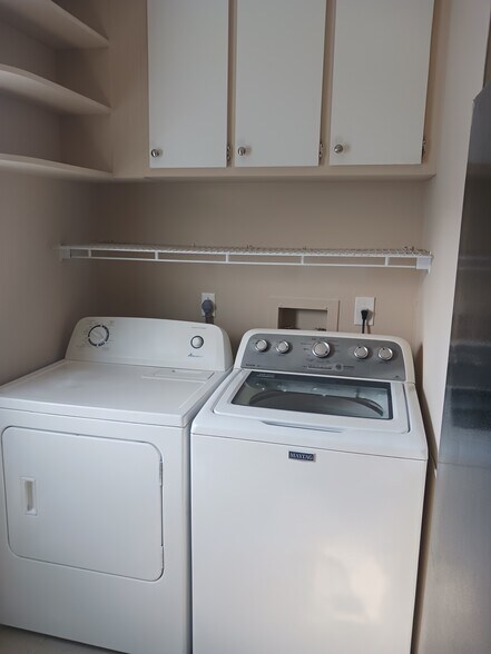 Building Photo - 4151 Pine Drop Ln