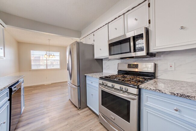 Building Photo - Newly renovated 3 bed / 2 Bath in Tulsa! Available Mid June!