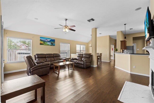 Building Photo - 511 Plantain Ln