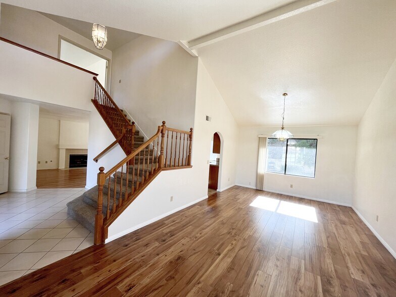 Building Photo - 14353 Bourgeois Way