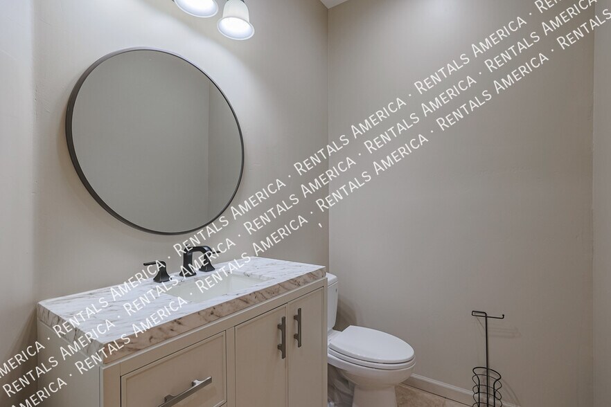 Building Photo - 14731 E Dixileta Dr